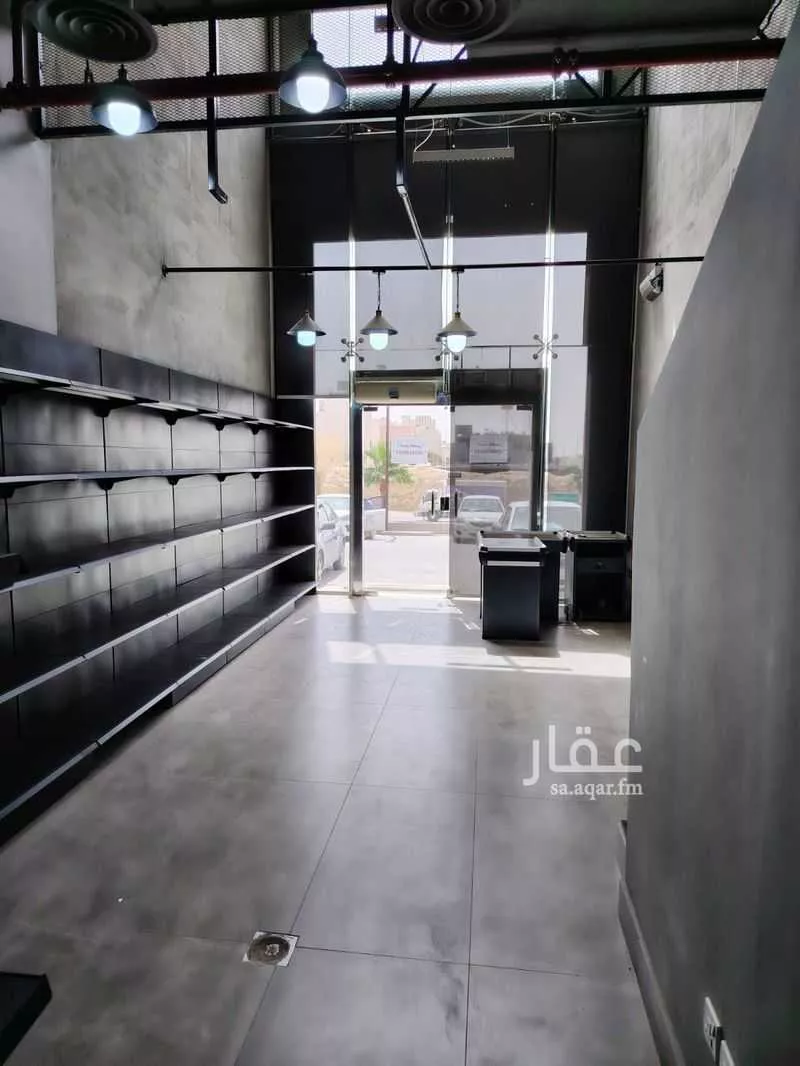 محل 900 م² في الملقا 5