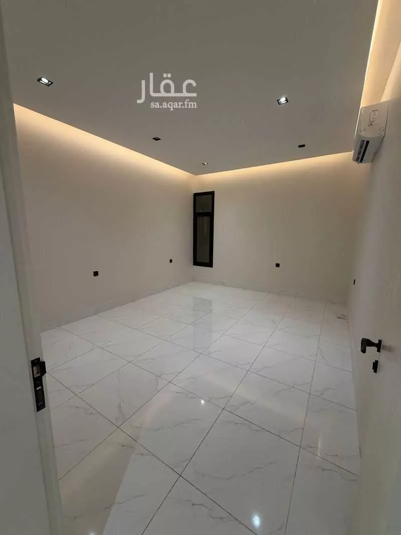 شقة 4 غرف في الحمرا 2