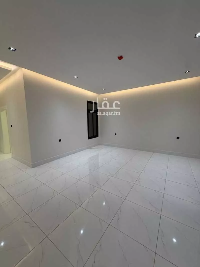 شقة 4 غرف في الحمرا 3