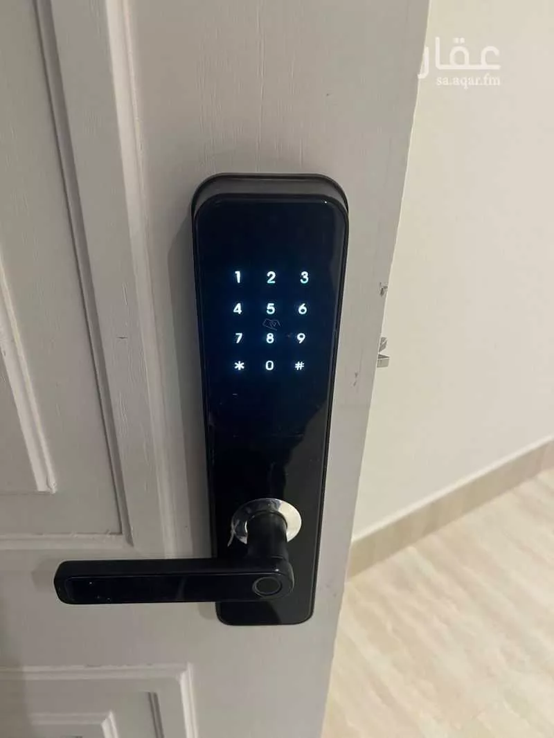 شقة 3 غرف في الحمرا 5