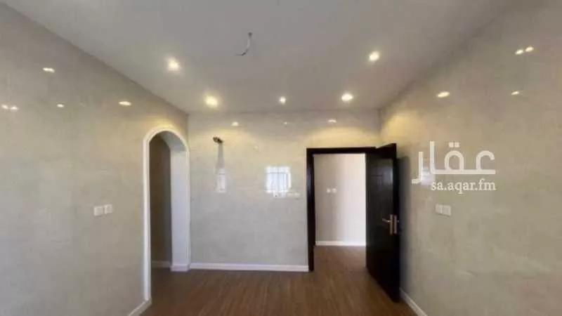 شقة 5 غرف في الريان 13