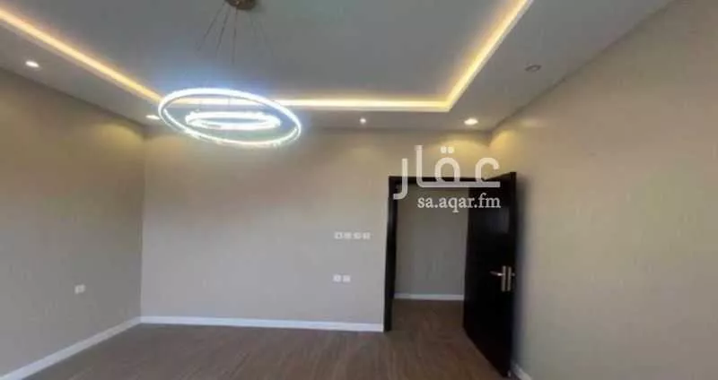 شقة 5 غرف في الريان 6