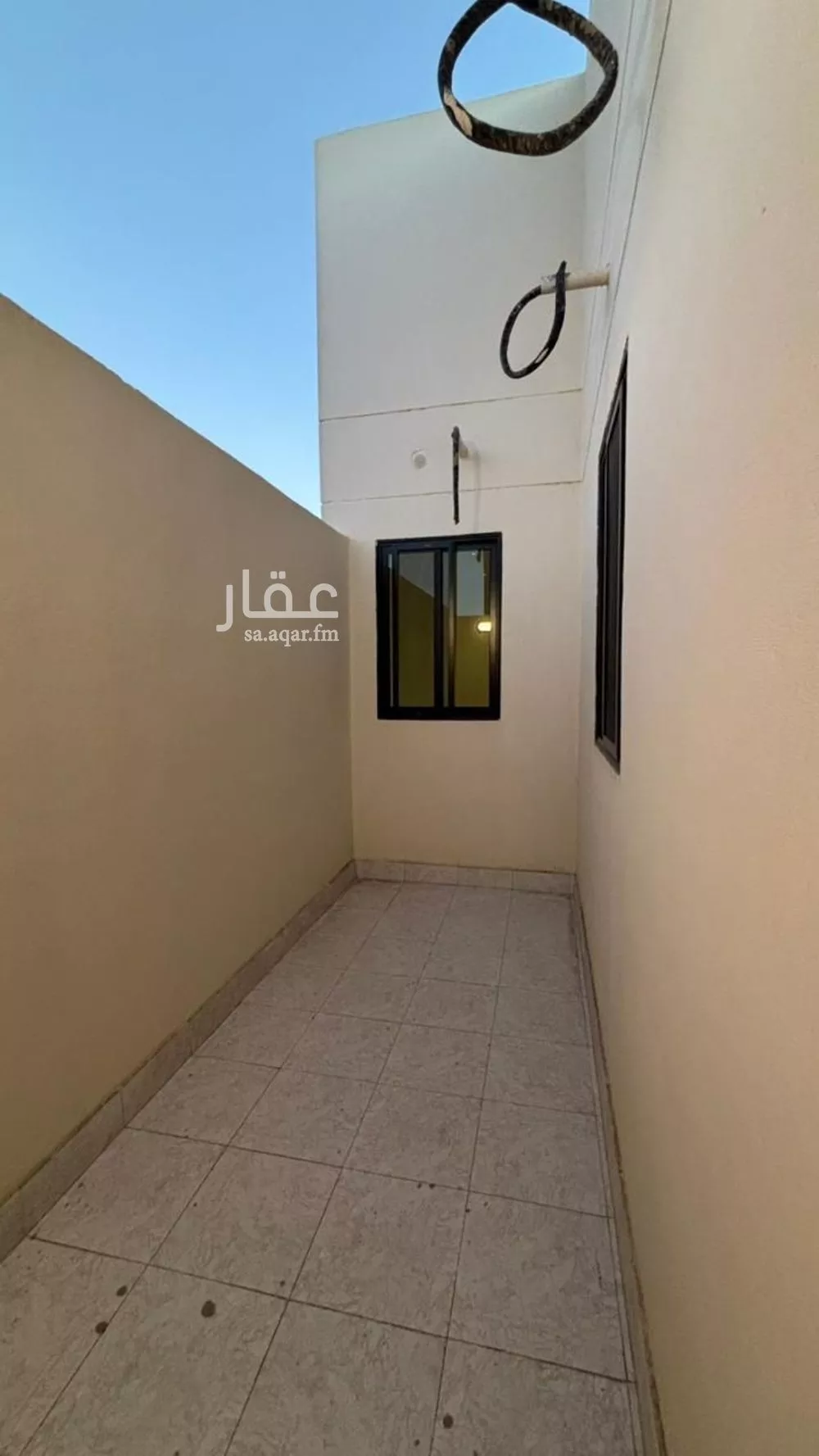 دور 5 غرف في نبلاء 8