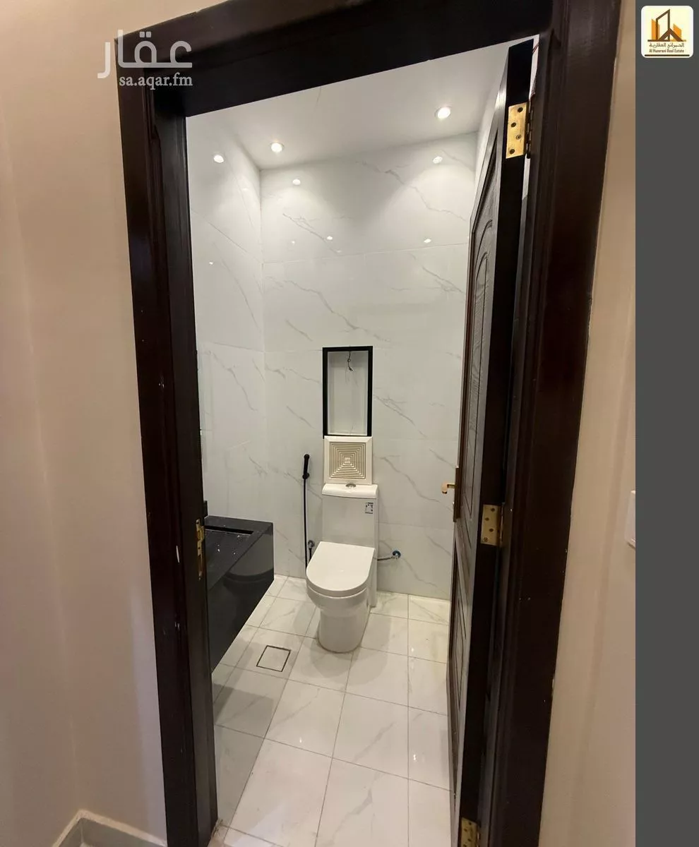 5 bedroom apartment in Al Safa 9