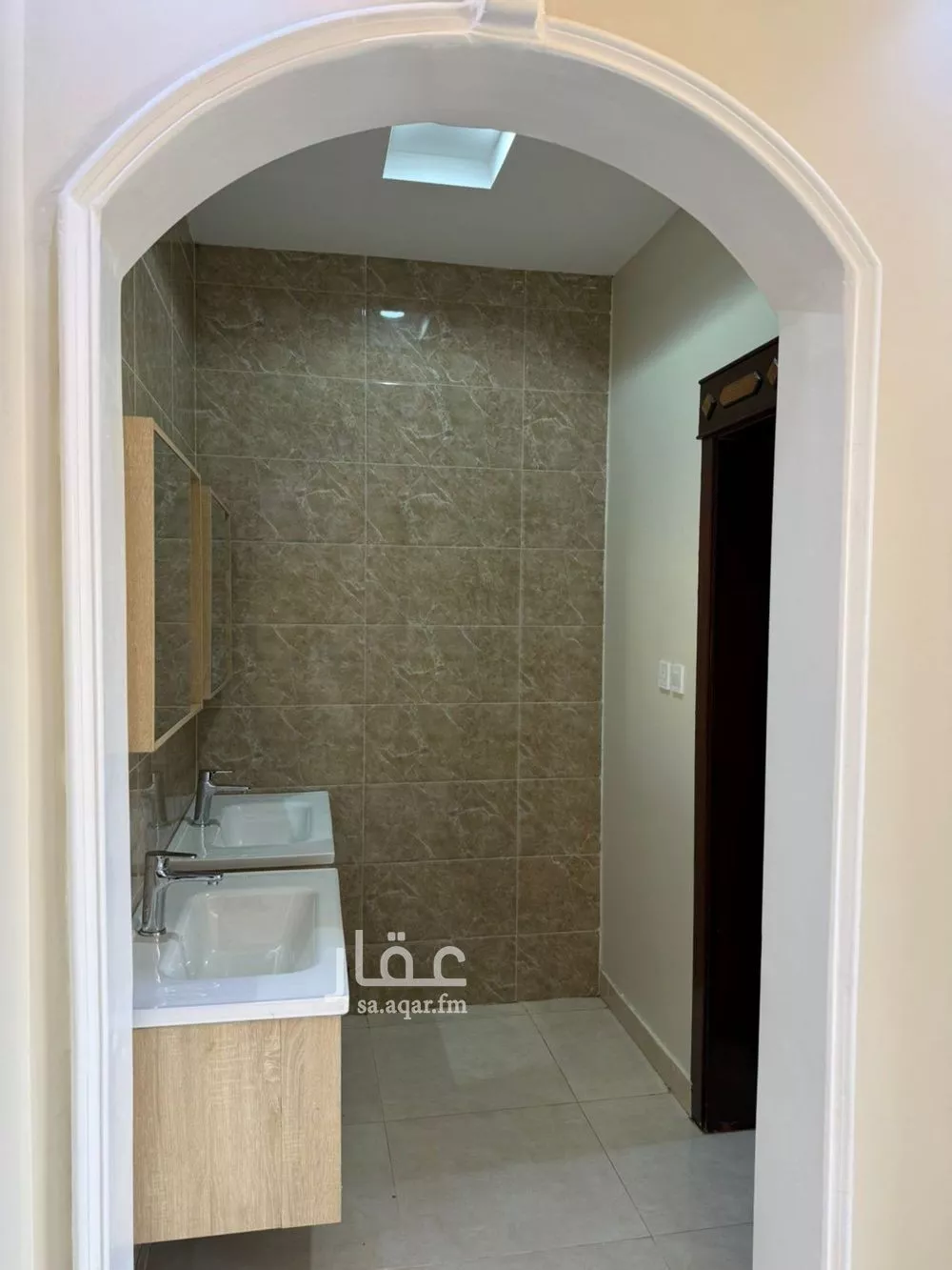 5 bedroom apartment in Al Falah 7