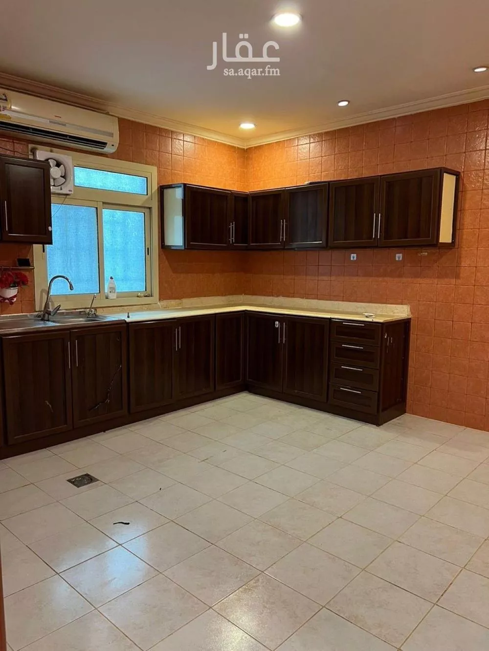 4 bedroom floor in Al Aqiq 7
