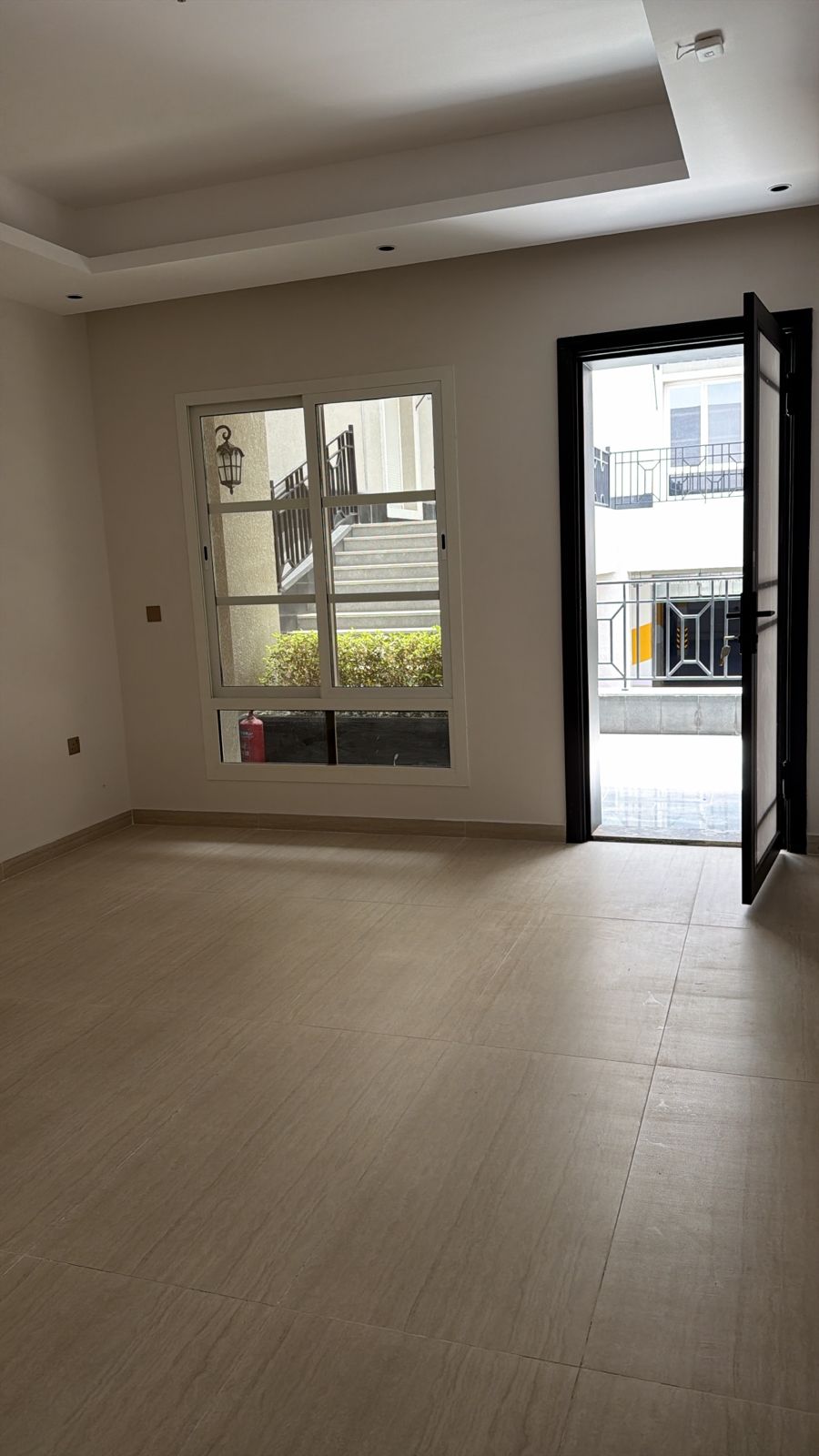 شقة 3 غرف في النرجس 12