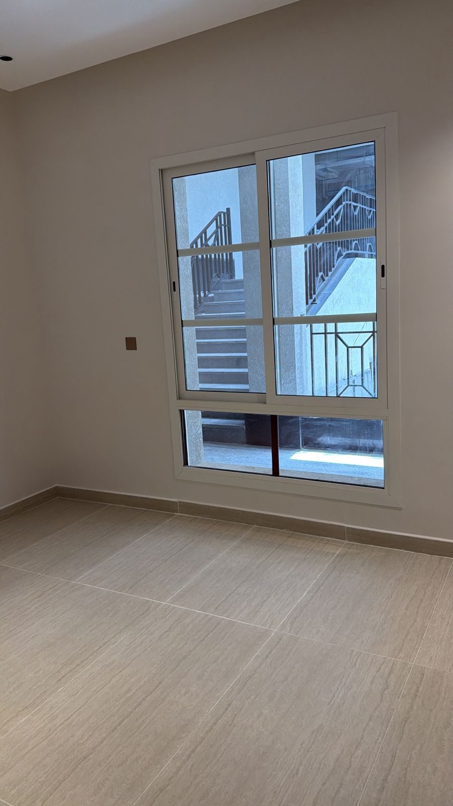 شقة 3 غرف في النرجس 6