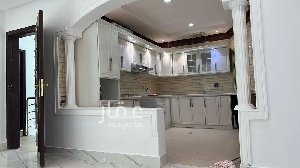 دور 3 غرف في العارض 16