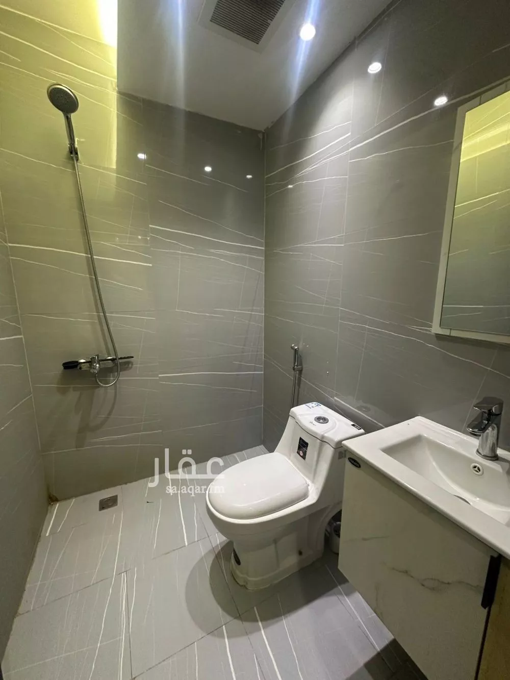 شقة 1 غرف في الفلاح 2