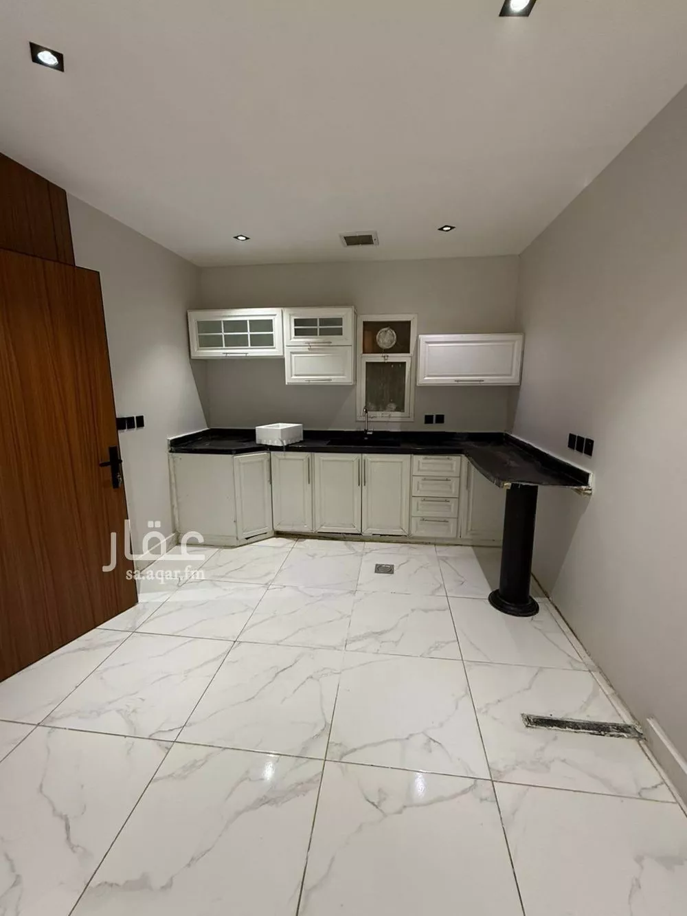 شقة 3 غرف في العقيق 4