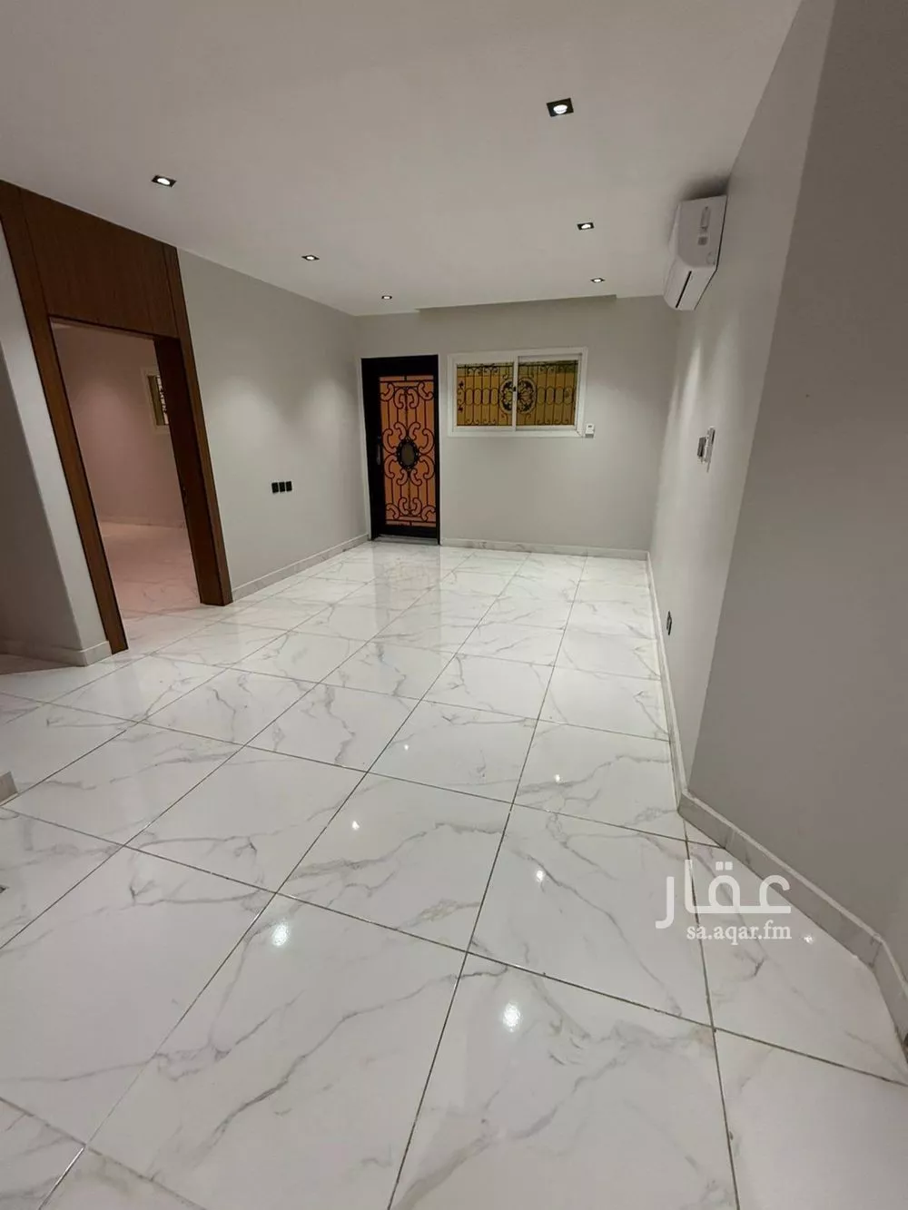 شقة 3 غرف في العقيق 5