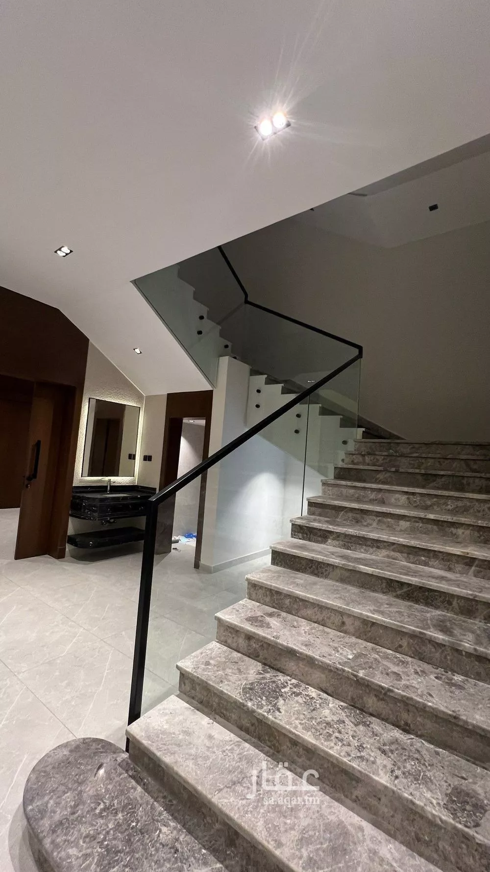 فيلا 6 غرف في المهدية 9