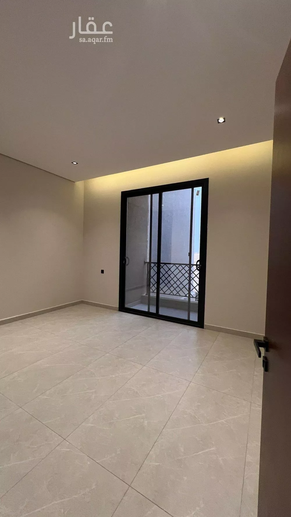 فيلا 6 غرف في المهدية 10