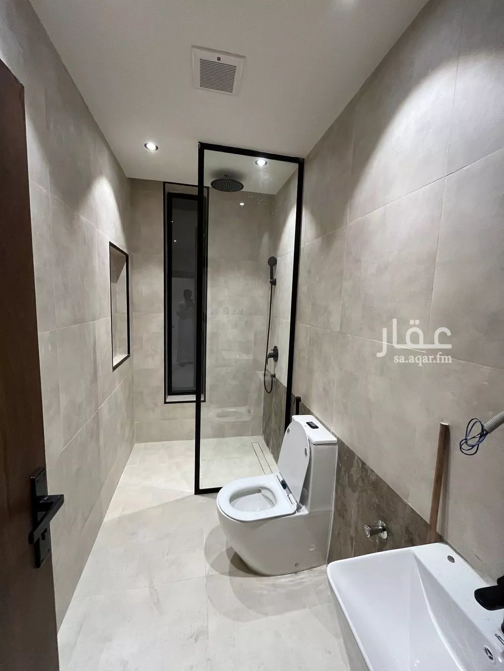 5 bedroom apartment in Al Yarmouk 12