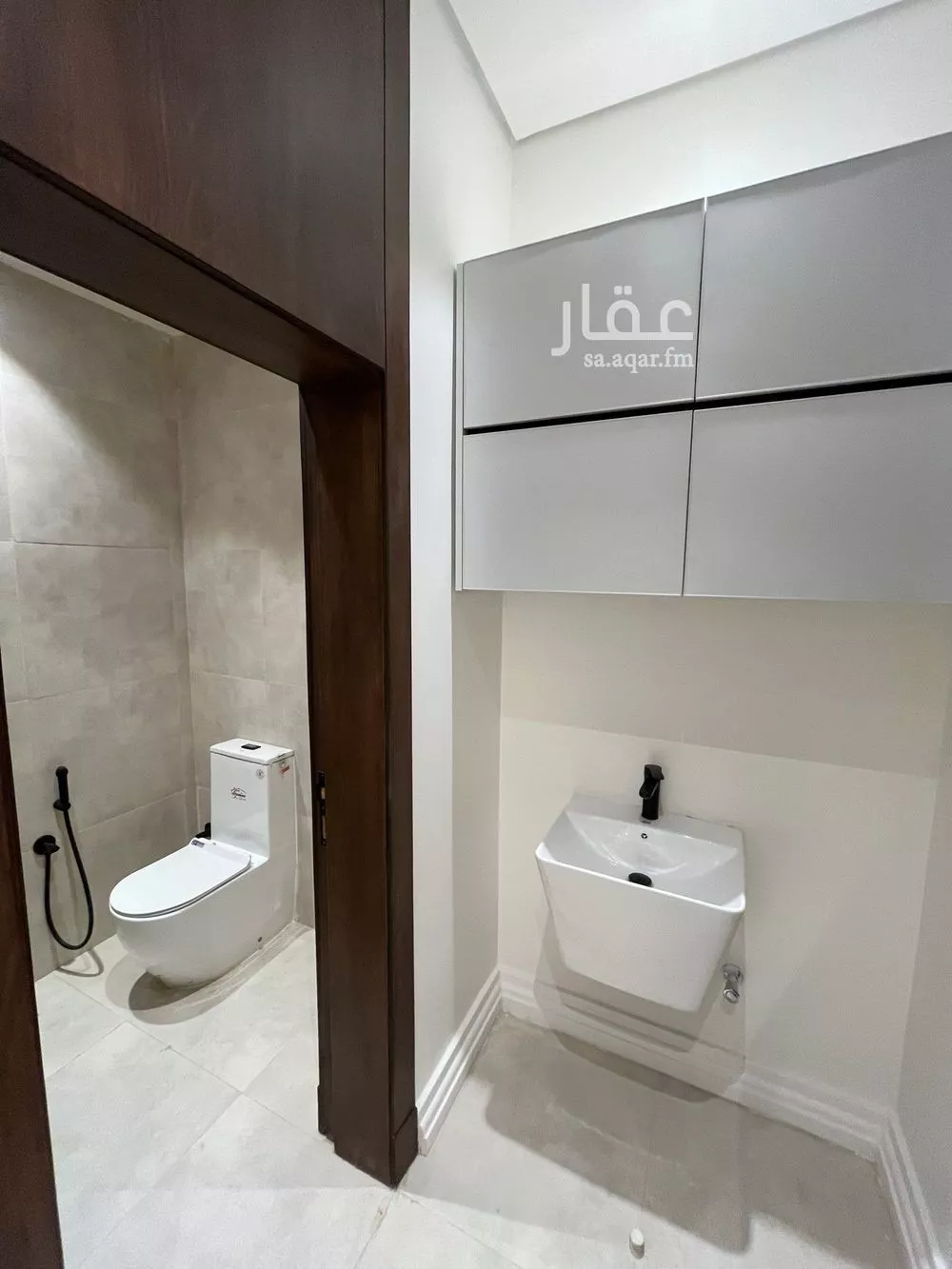 5 bedroom apartment in Al Yarmouk 16