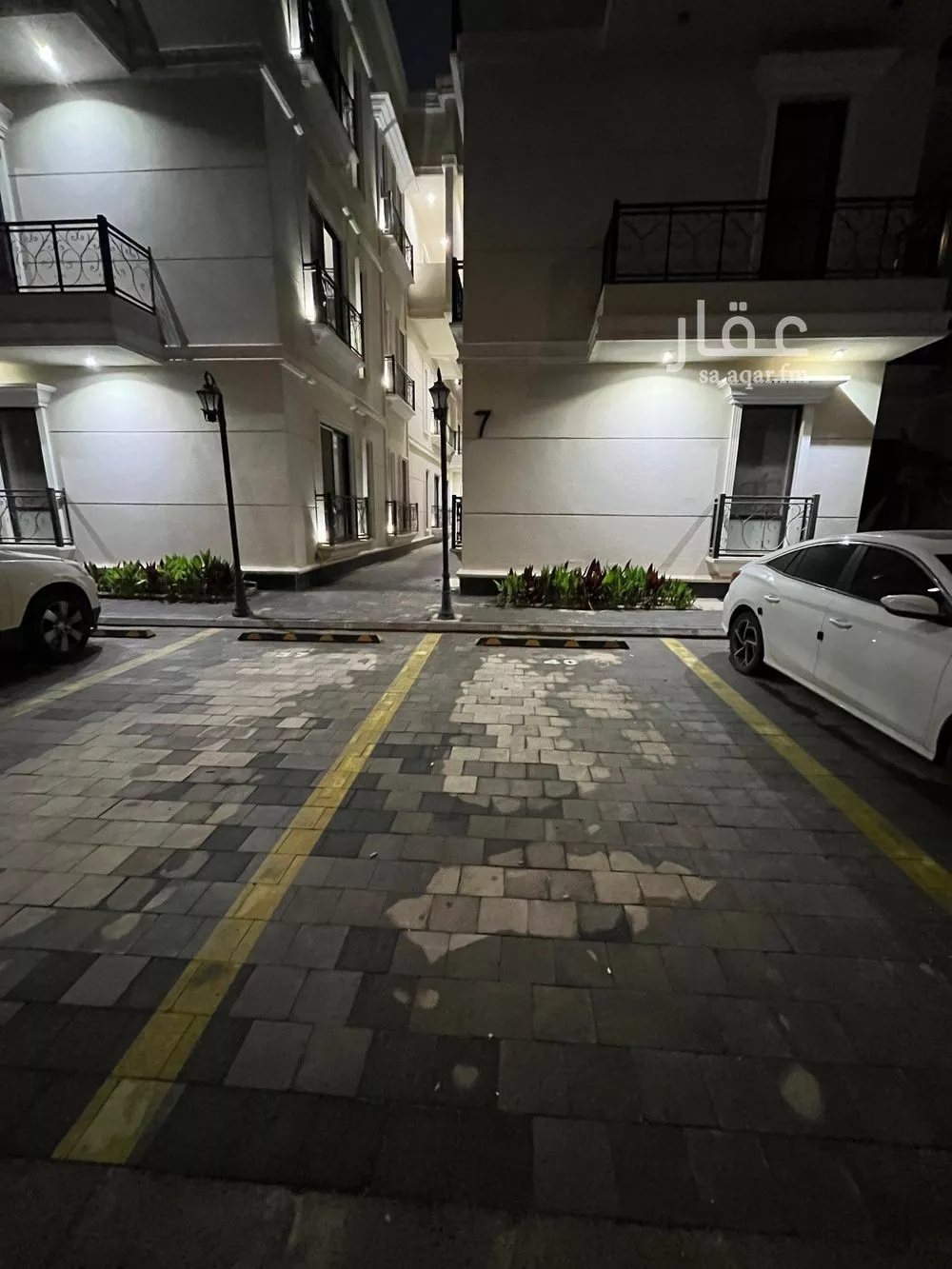 5 bedroom apartment in Al Yarmouk 19