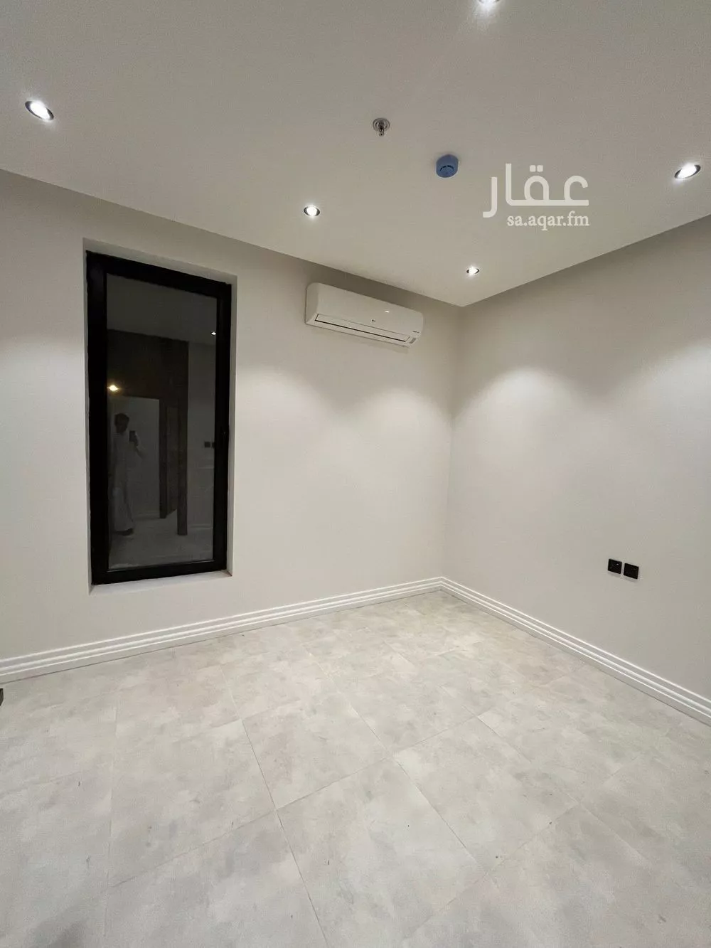 5 bedroom apartment in Al Yarmouk 6