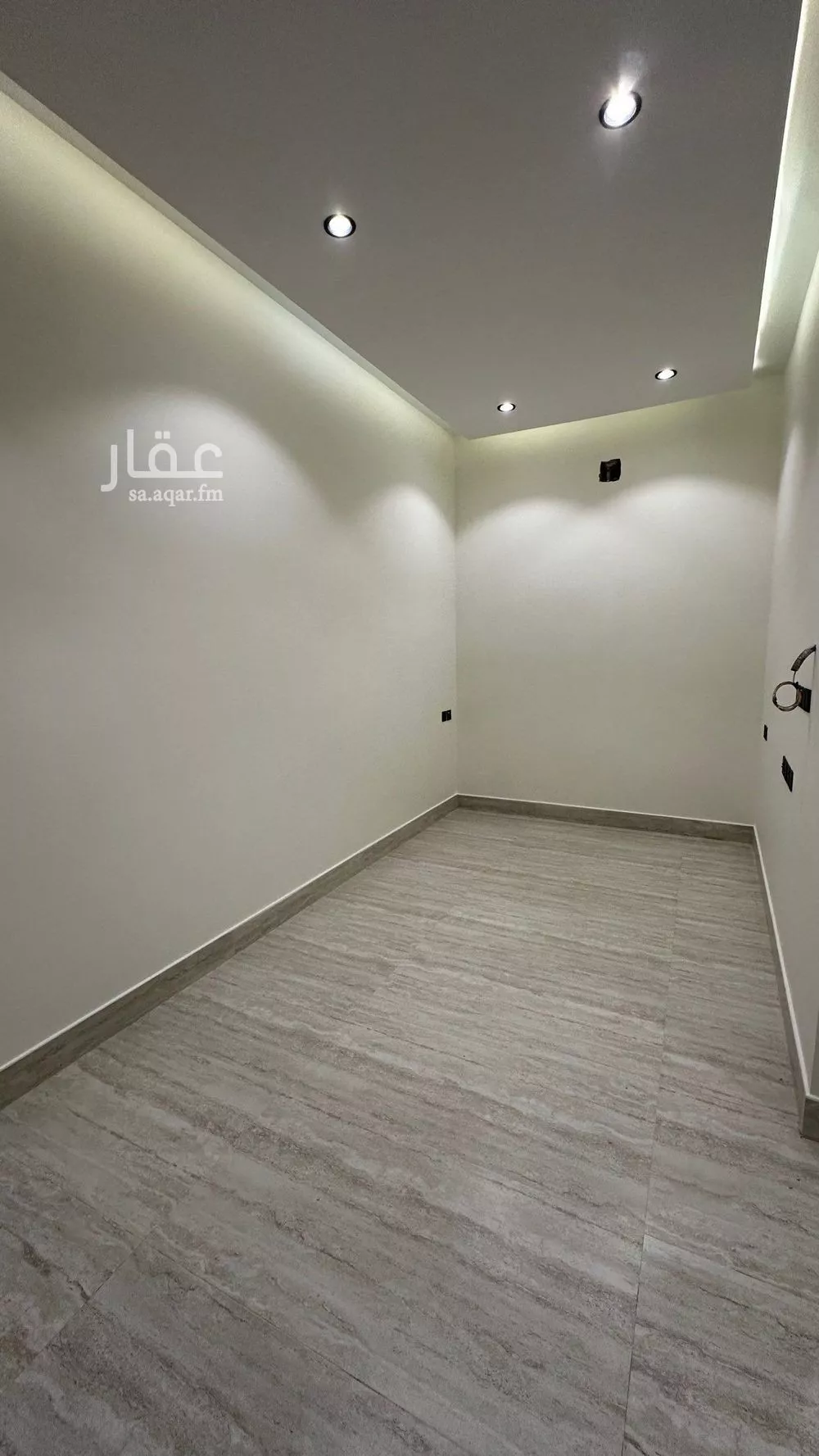 5 bedroom villa in Dhahrat Laban 9