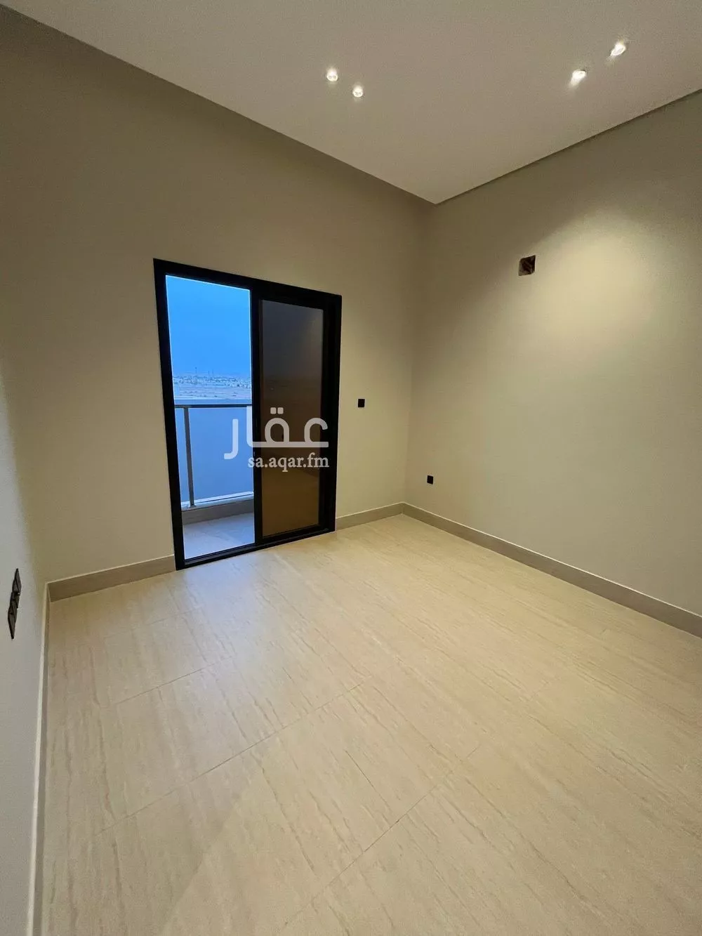 شقة 3 غرف في الرمال 12