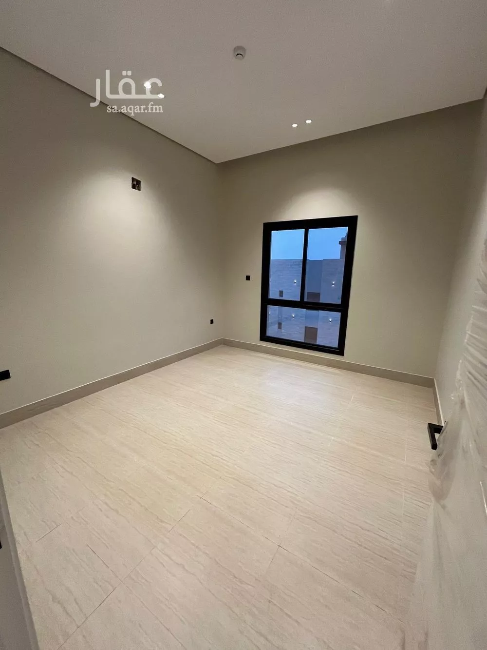 شقة 3 غرف في الرمال 4