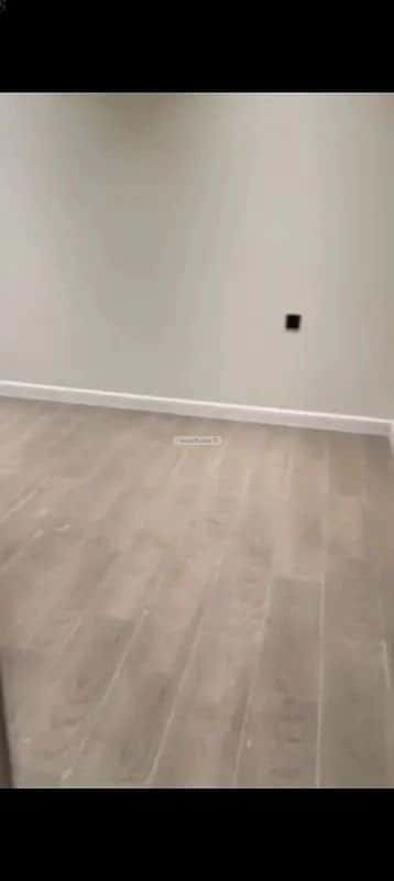 شقة 3 غرف في الحمرا 4