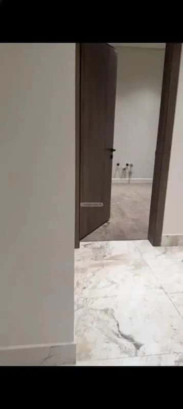 شقة 3 غرف في الحمرا 2