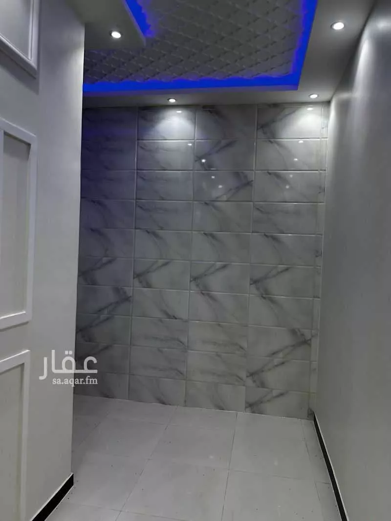 3 bedroom floor in Al Janadriyah 4