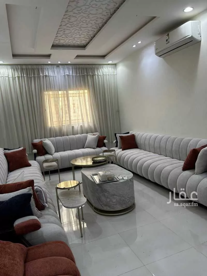 3 bedroom floor in Al Janadriyah 5