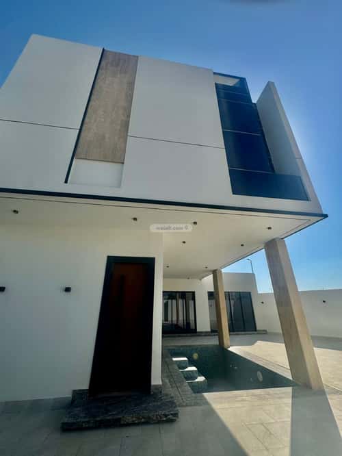 5 bedroom villa in Al Bahr 17