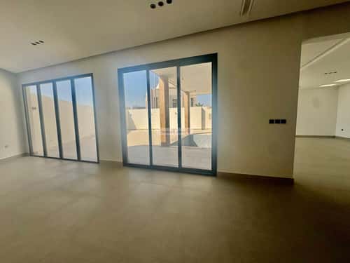 5 bedroom villa in Al Bahr 9