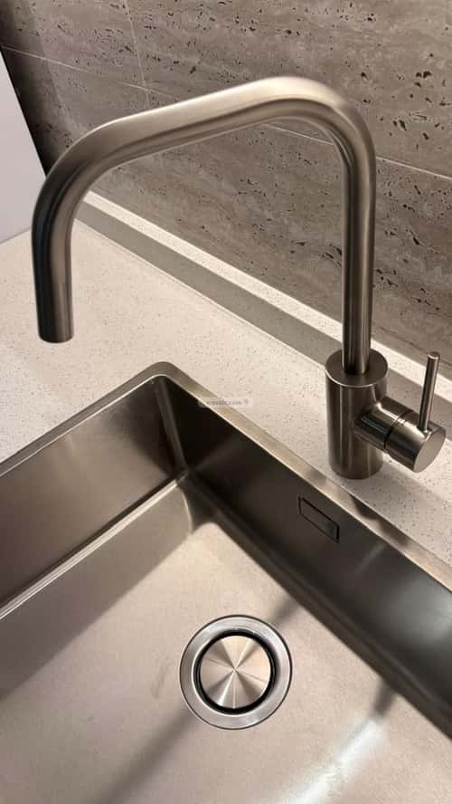 شقة 3 غرف في الخور 4