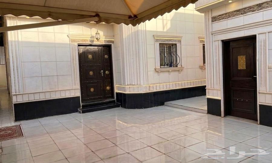 فيلا 10 غرف في الرمال 2