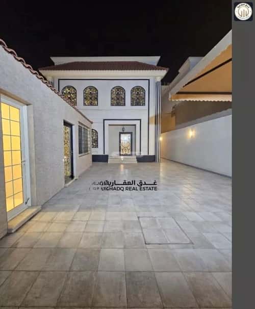 فيلا 7 غرف في الشراع 12