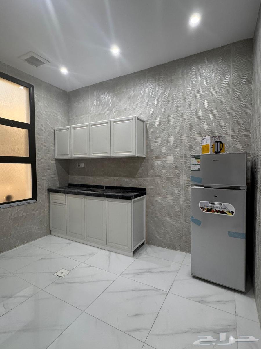 شقة 1 غرف في العزيزية 3