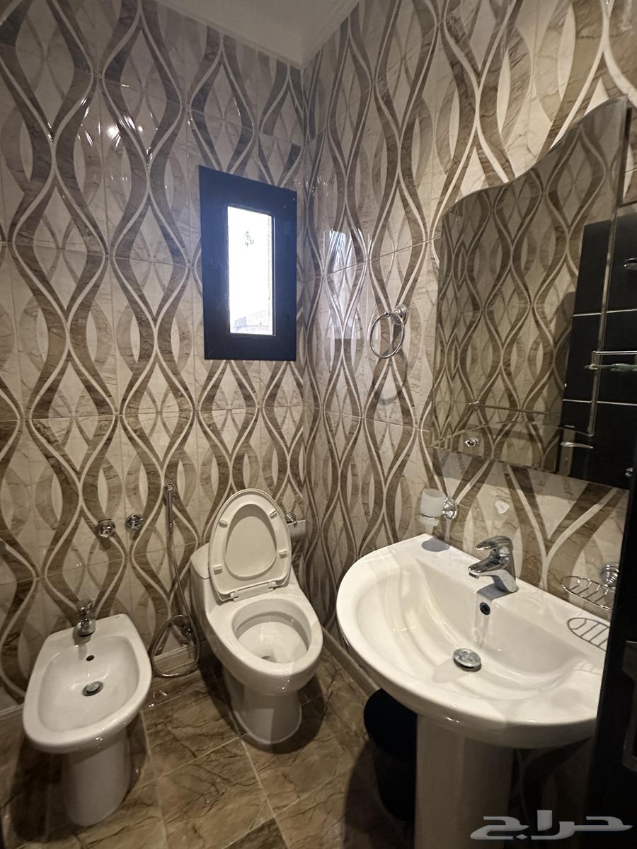 شقة 3 غرف في الروضة 18