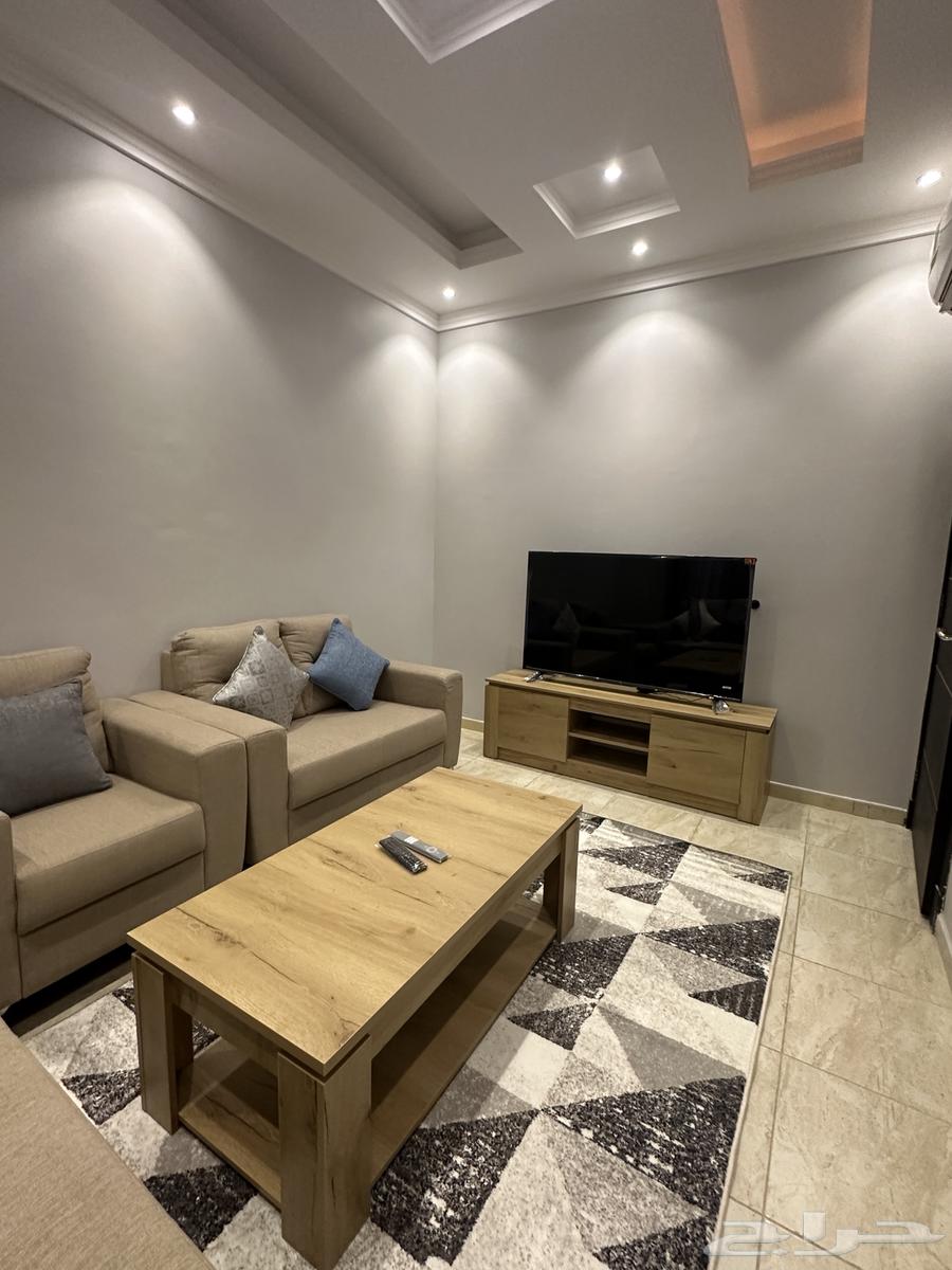 شقة 3 غرف في الروضة 3