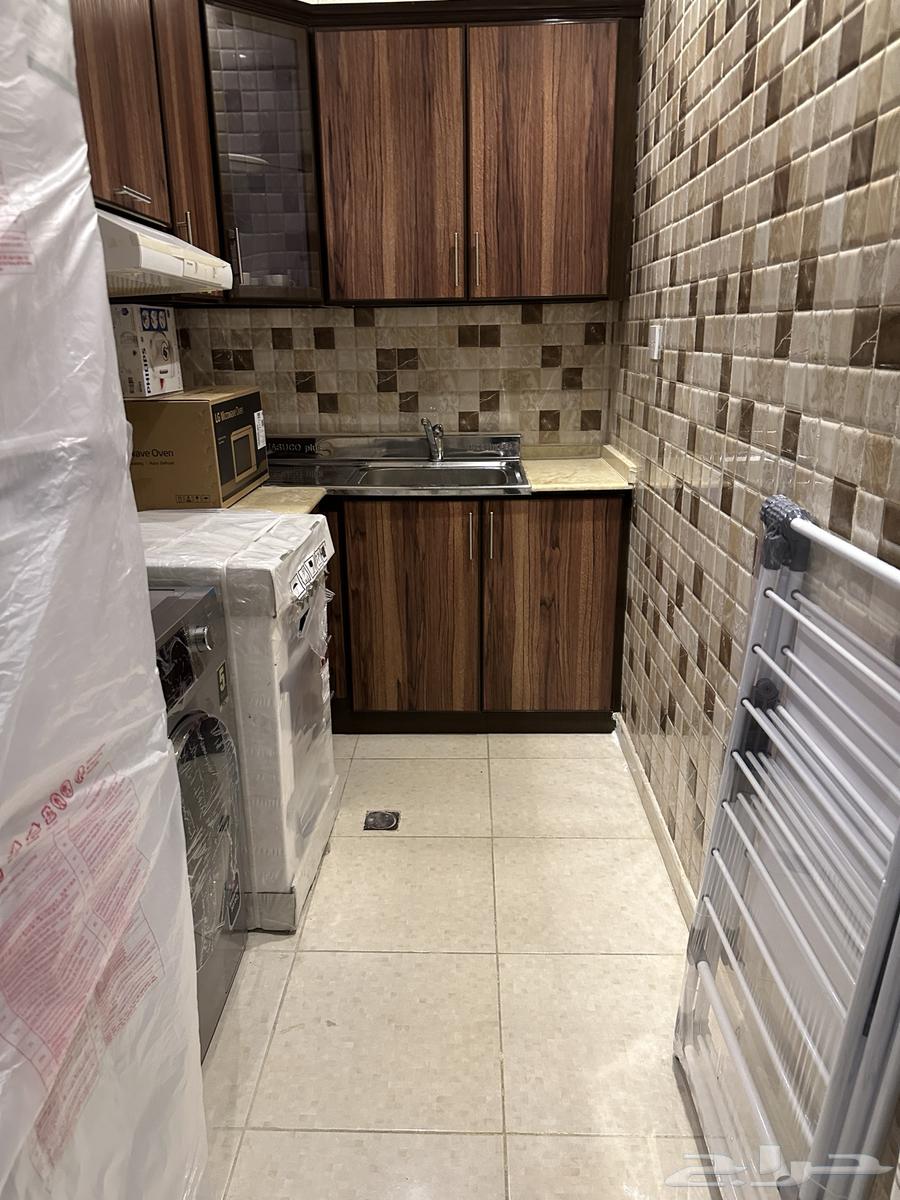 شقة 3 غرف في الروضة 21