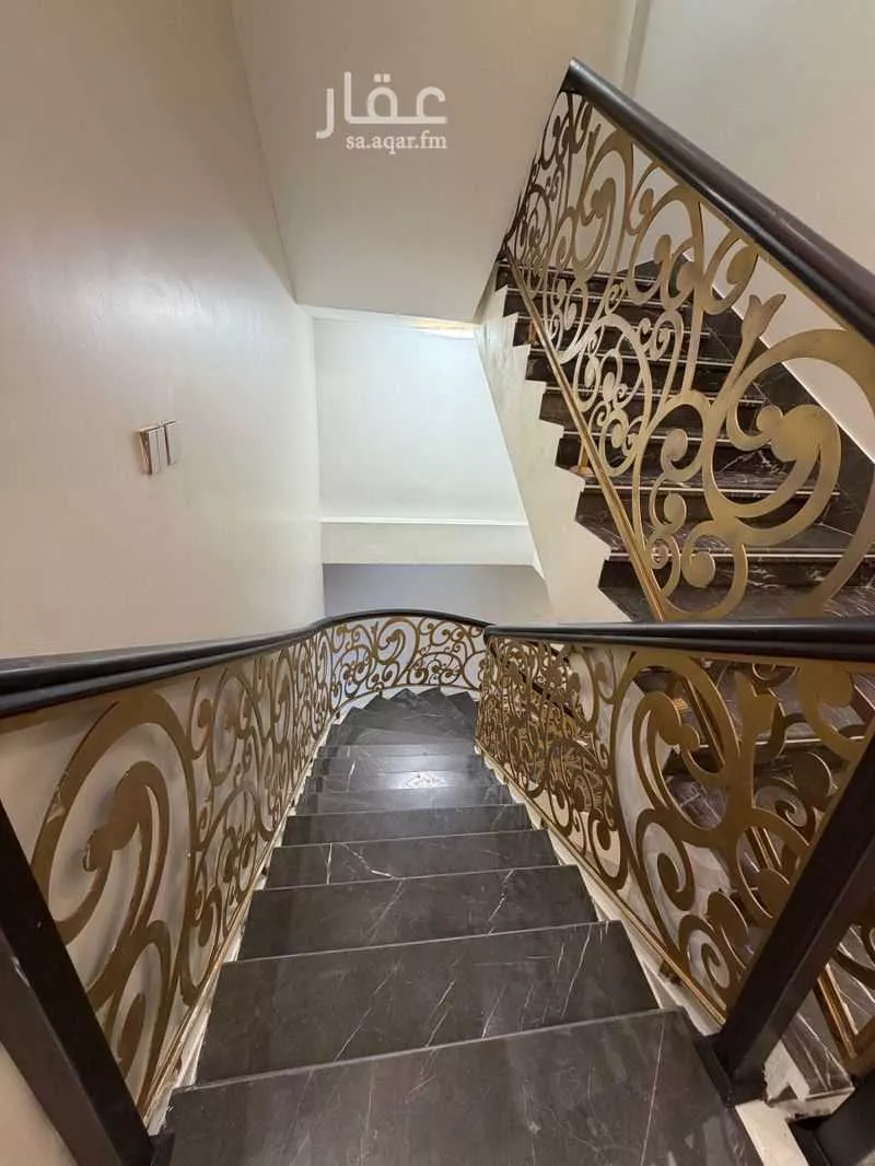 5 bedroom villa in Al Murooj 21