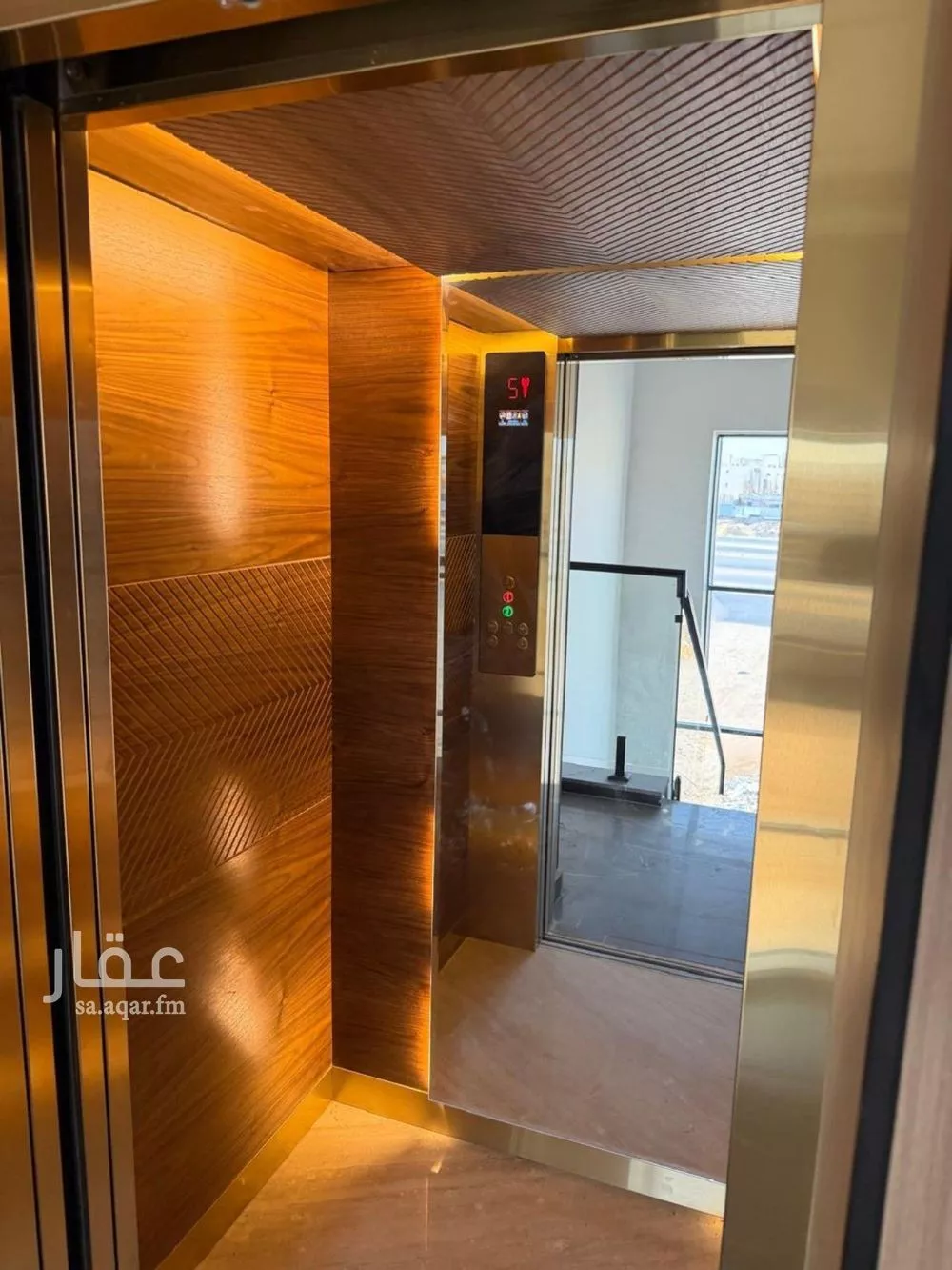 فيلا 5 غرف في العارض 12