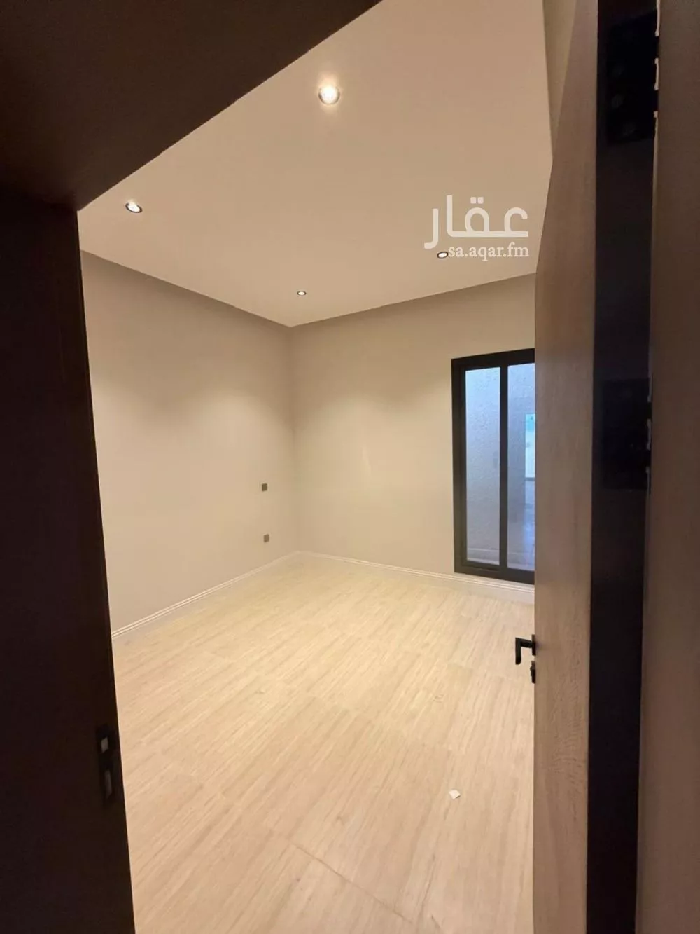 فيلا 5 غرف في العارض 20