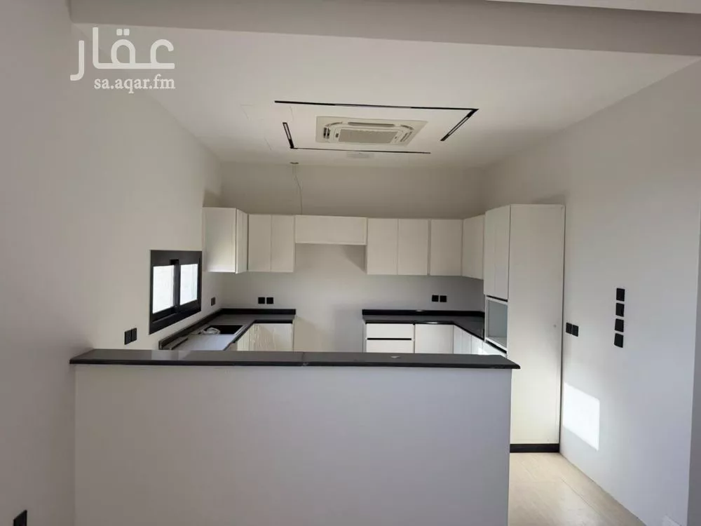 فيلا 5 غرف في العارض 30