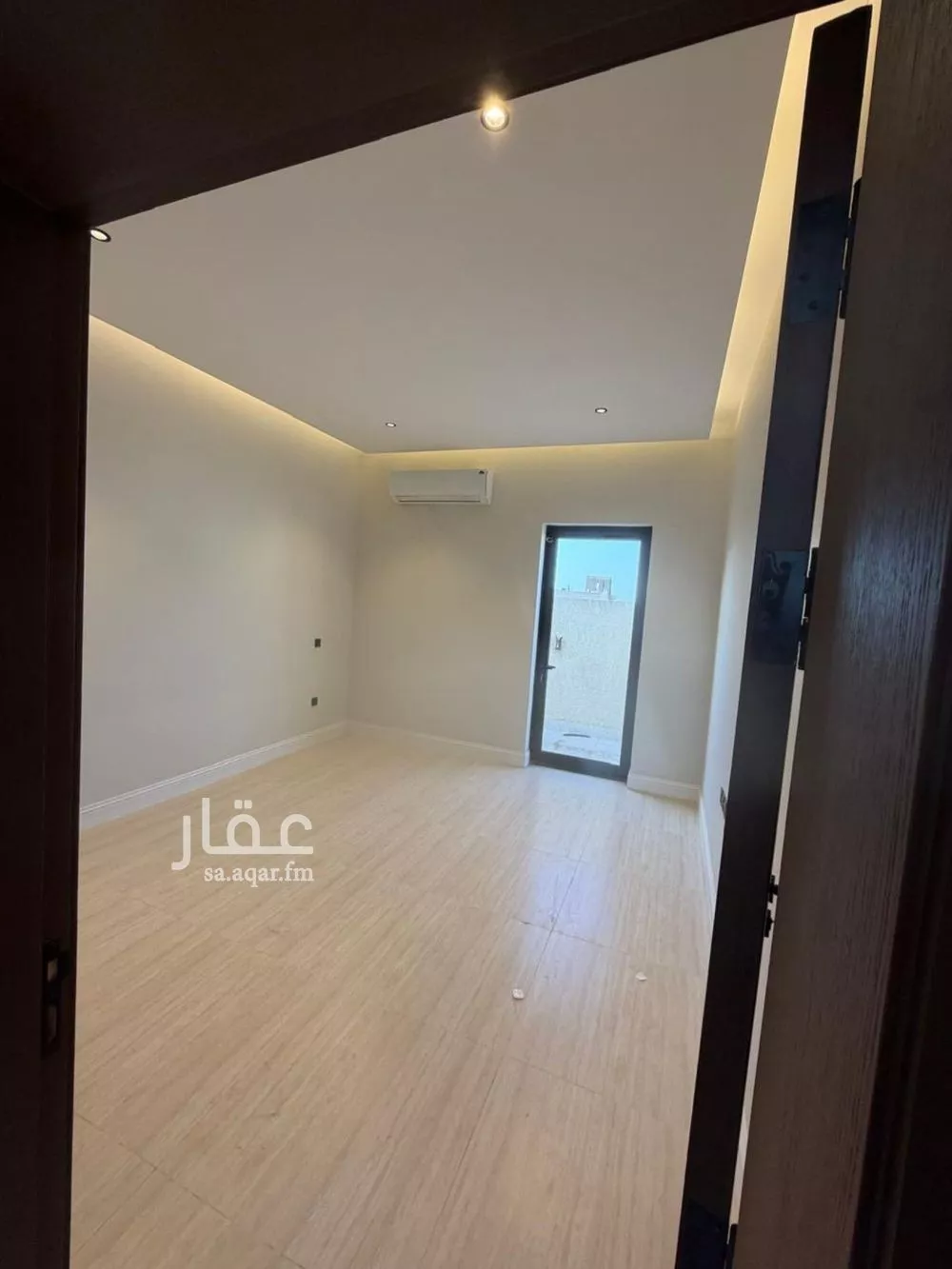 فيلا 5 غرف في العارض 6