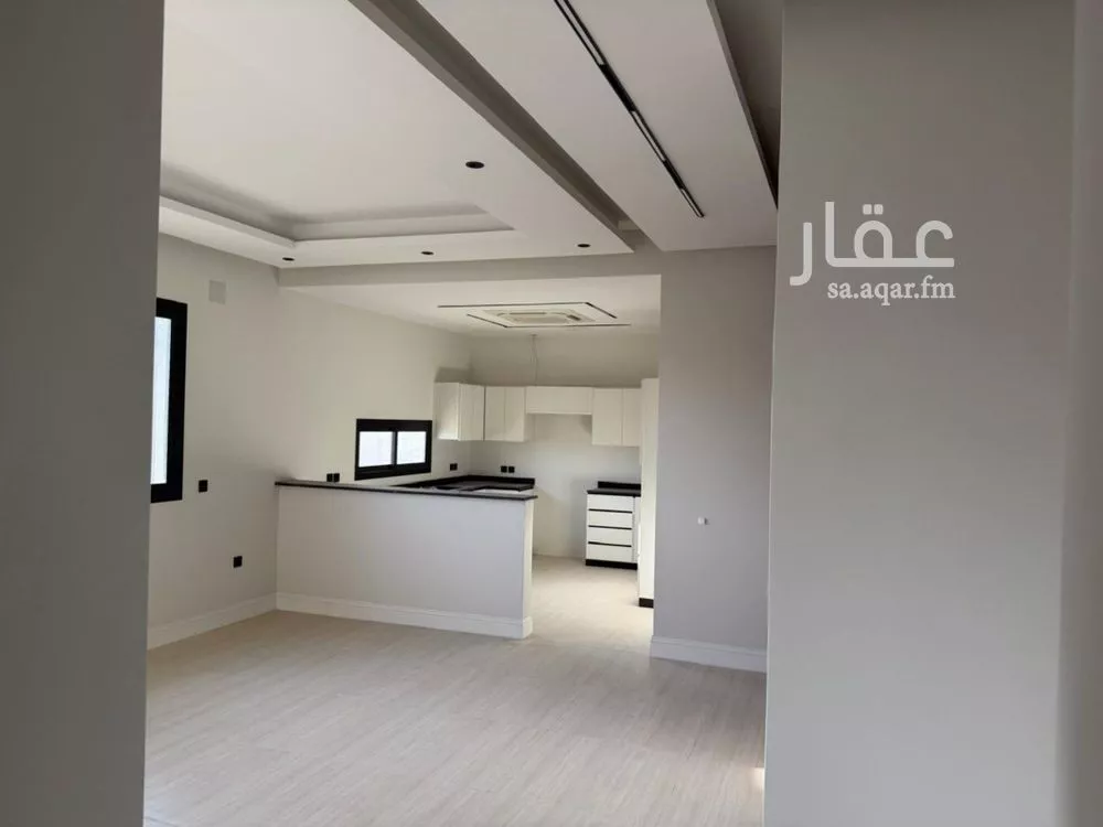 فيلا 5 غرف في العارض 10