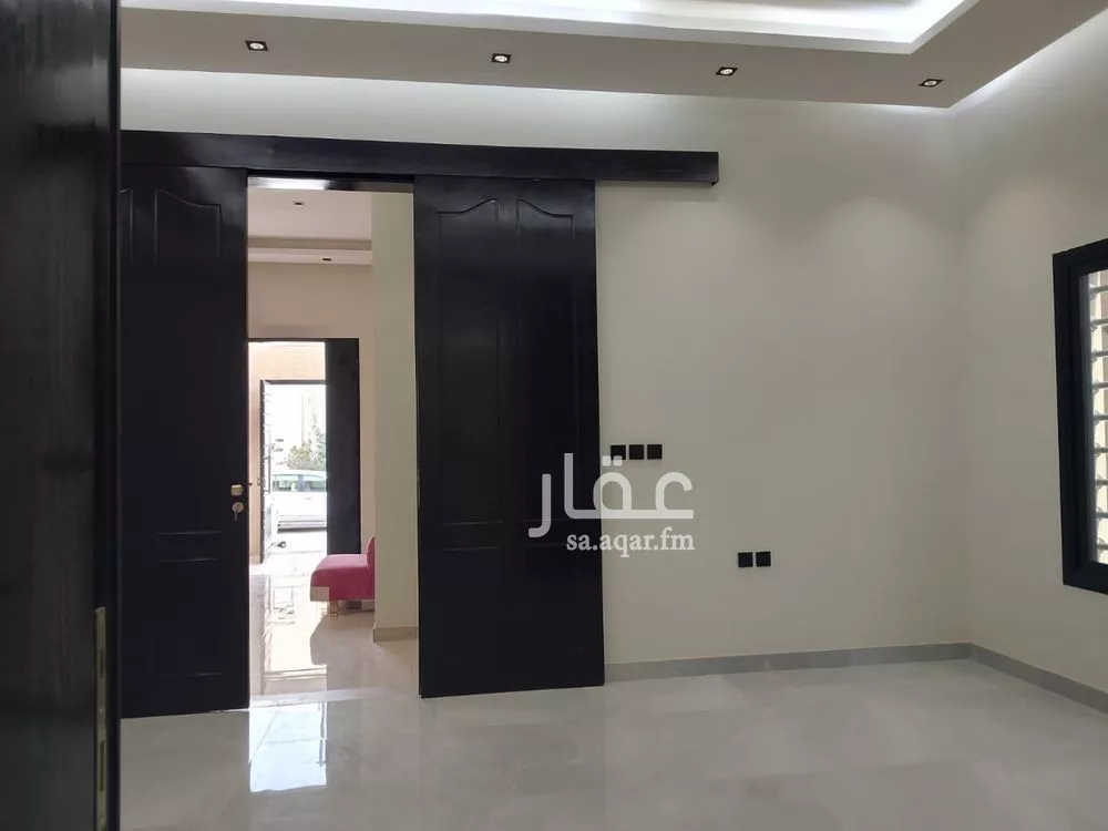 فيلا 9 غرف في النرجس 4