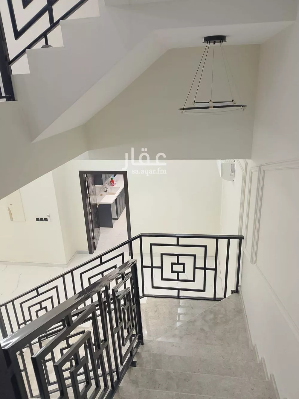 فيلا 9 غرف في النرجس 5