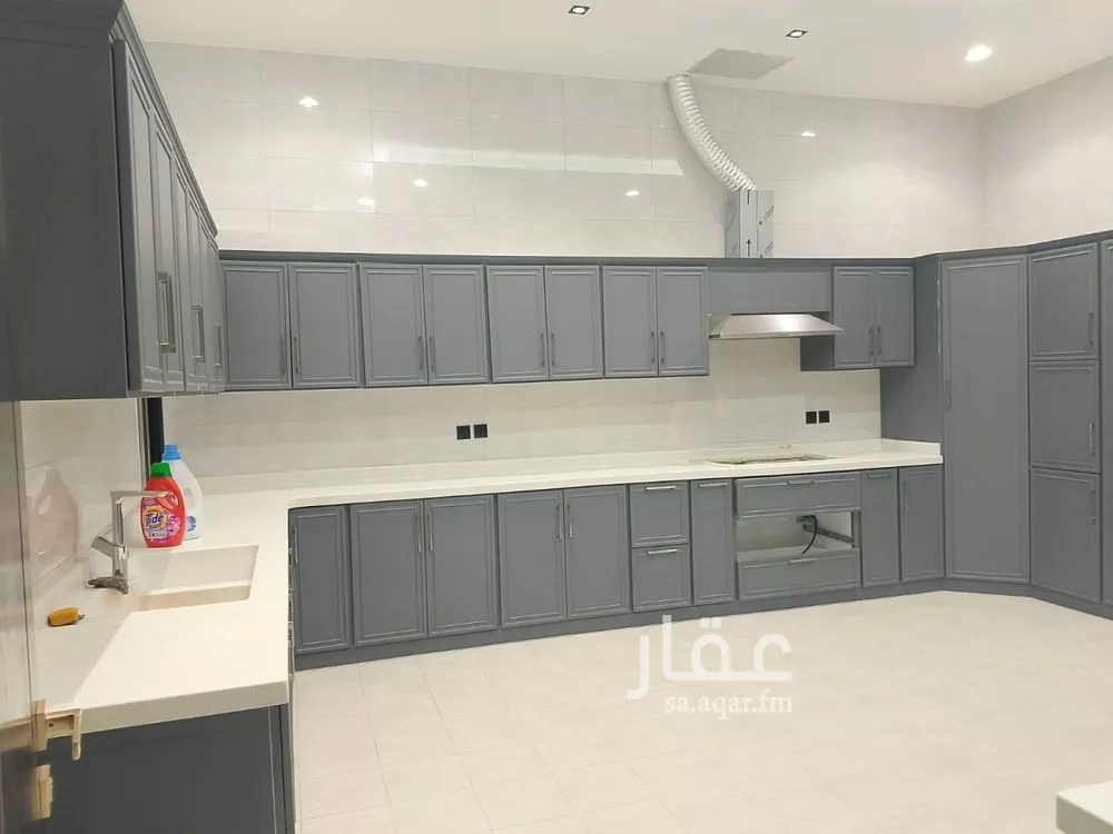 فيلا 9 غرف في النرجس 7