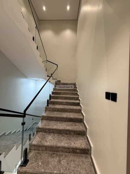 6 bedroom villa in Al Amwaj 2