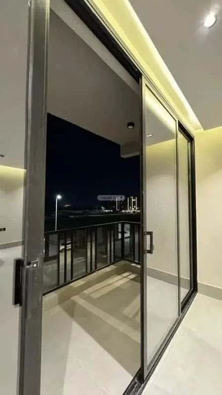 شقة 4 غرف في الحمرا 7