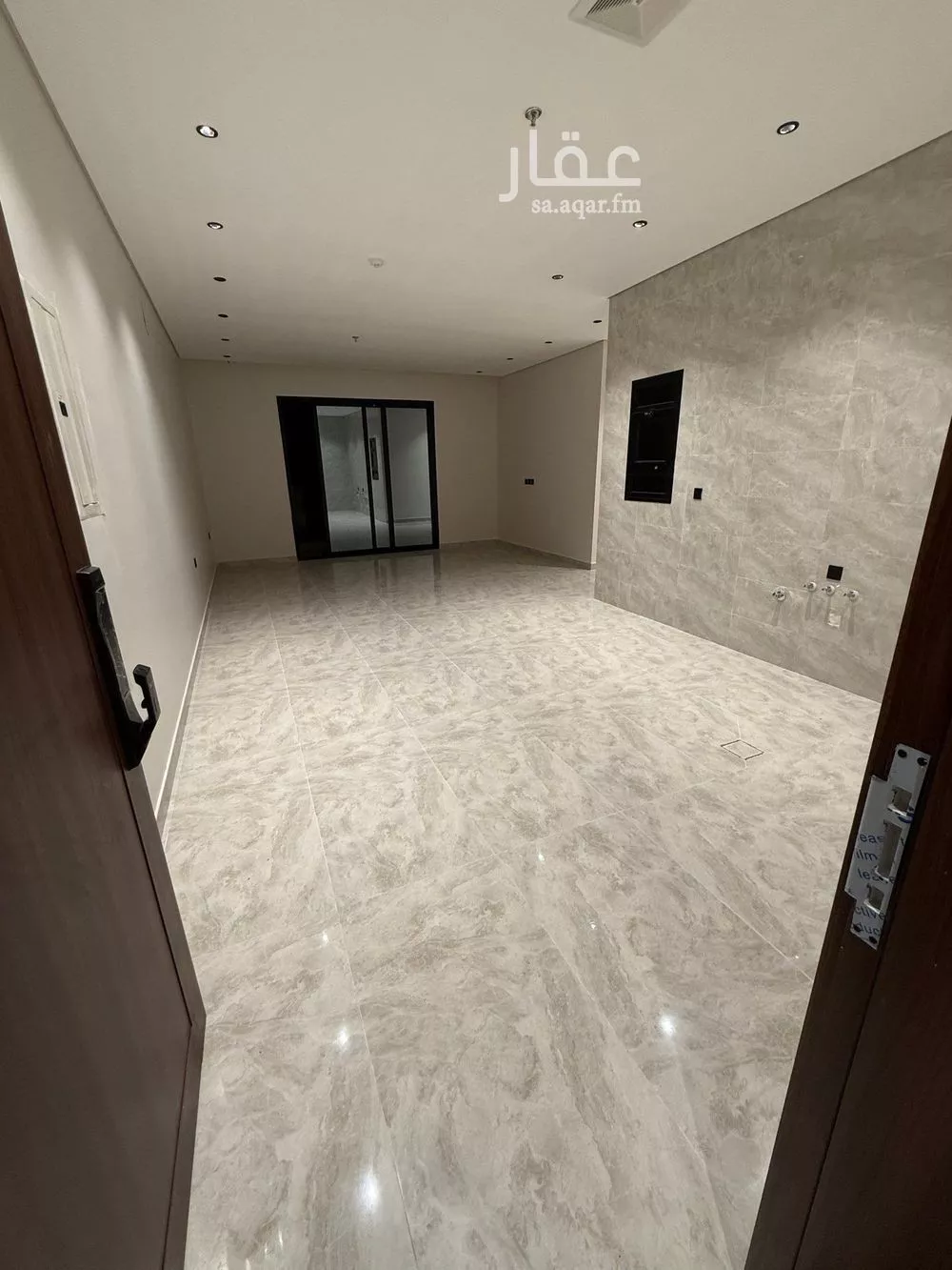 شقة 5 غرف في السيف 4